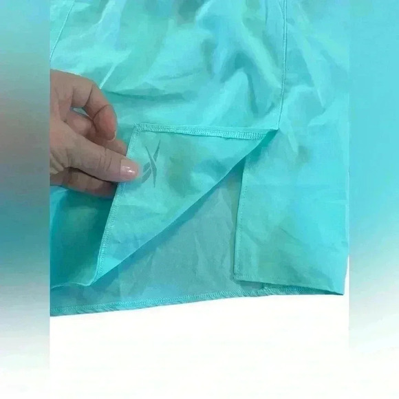 NWT Reebok women’s running shorts beautiful mint green color size M - Picture 3 of 7